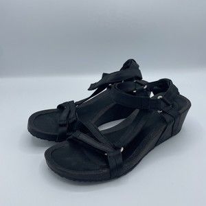 Teva Women's Ysidro Wedge in Black Strappy Sandal Wedge Size 9 (EU 40)